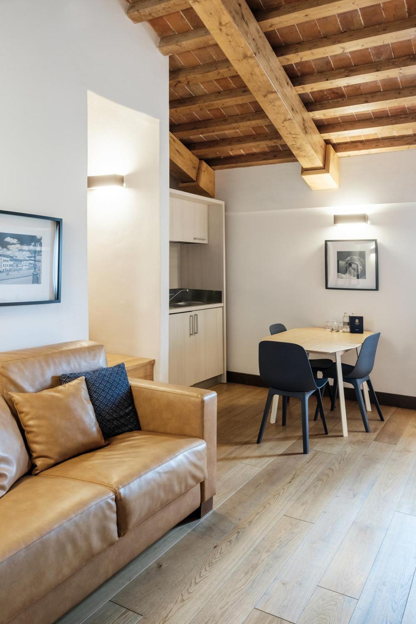 Villa Tolomei Hotel & Resort Florens Exteriör bild A typical apartment at the hotel